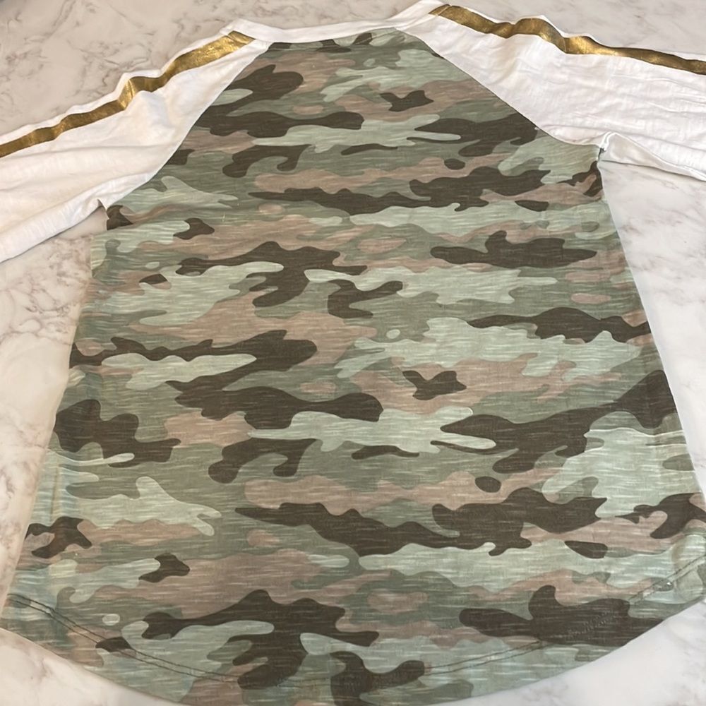 Nwot butter Super Soft Gold, Cream & Camo 3/4 Sleeve tunic top. Size 12/L - Picture 8 of 8